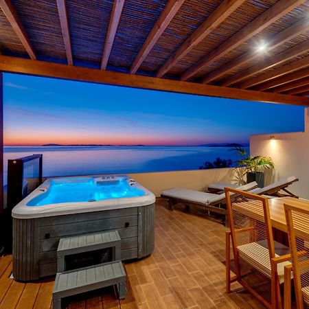 Lalari Beach Suites Vari  ภายนอก รูปภาพ