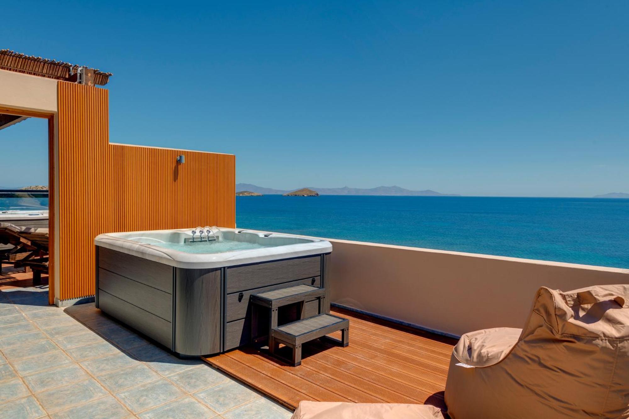 Lalari Beach Suites Vari  ภายนอก รูปภาพ