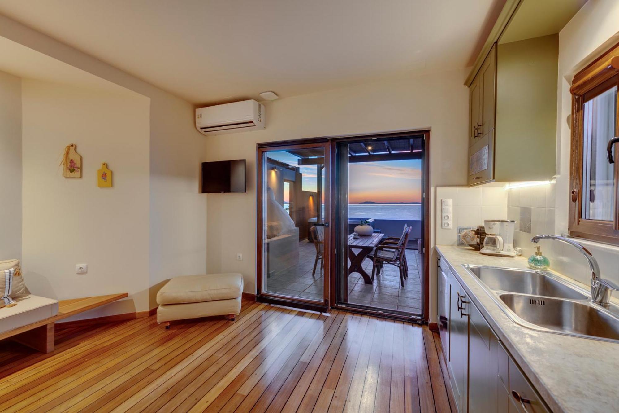 Lalari Beach Suites Vari  ภายนอก รูปภาพ