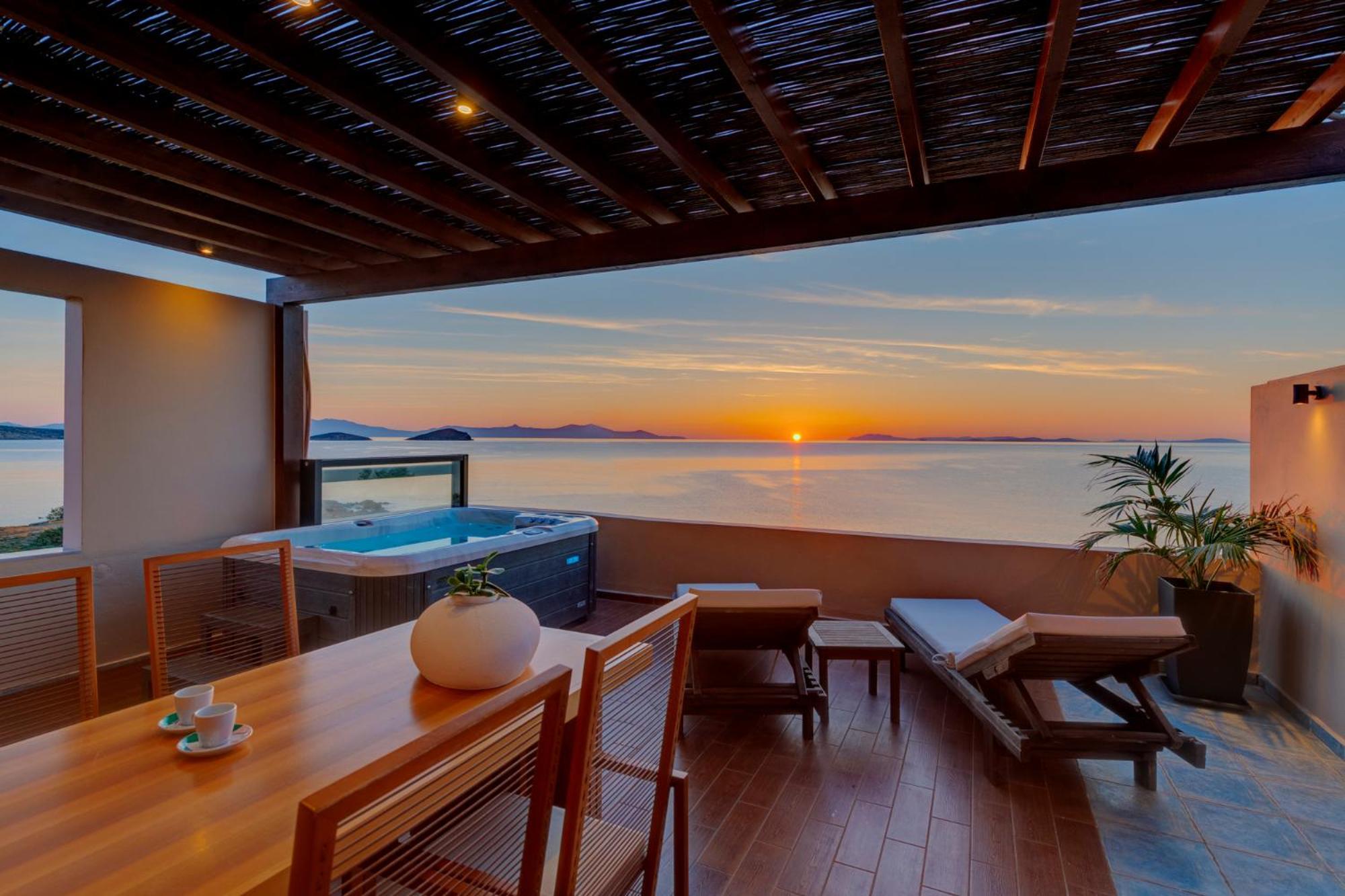 Lalari Beach Suites Vari  ภายนอก รูปภาพ