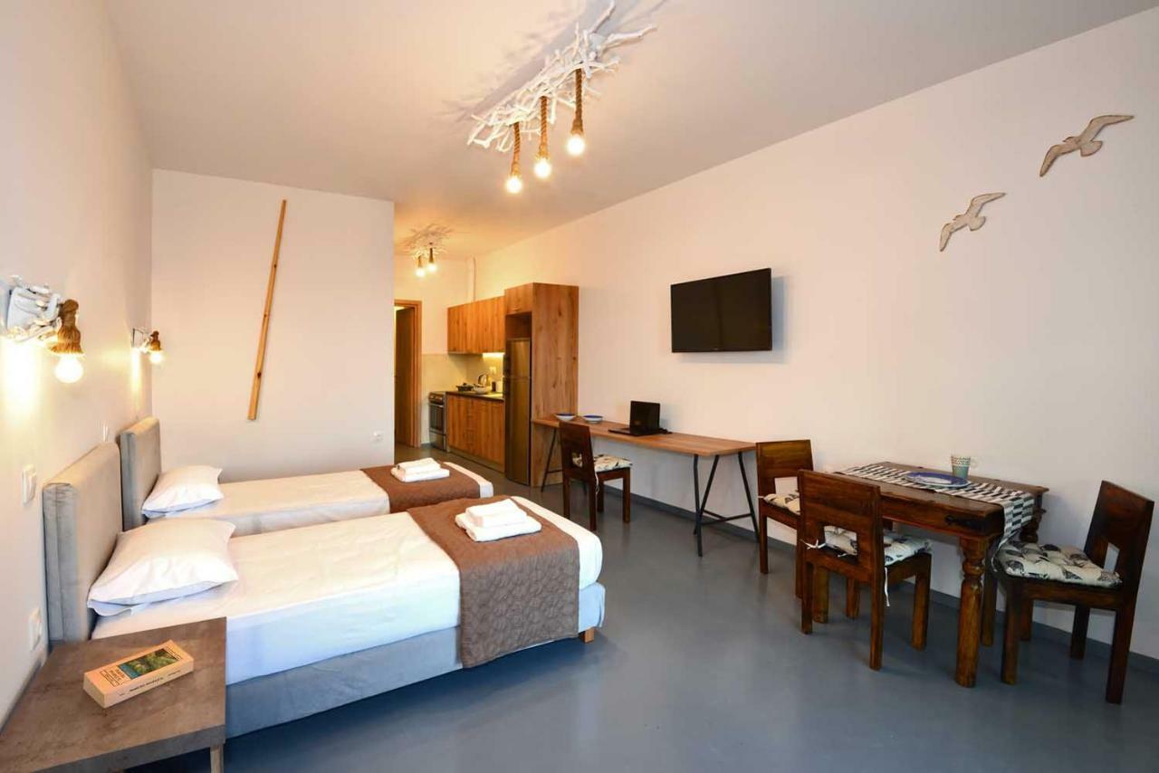 Lalari Beach Suites Vari  ภายนอก รูปภาพ