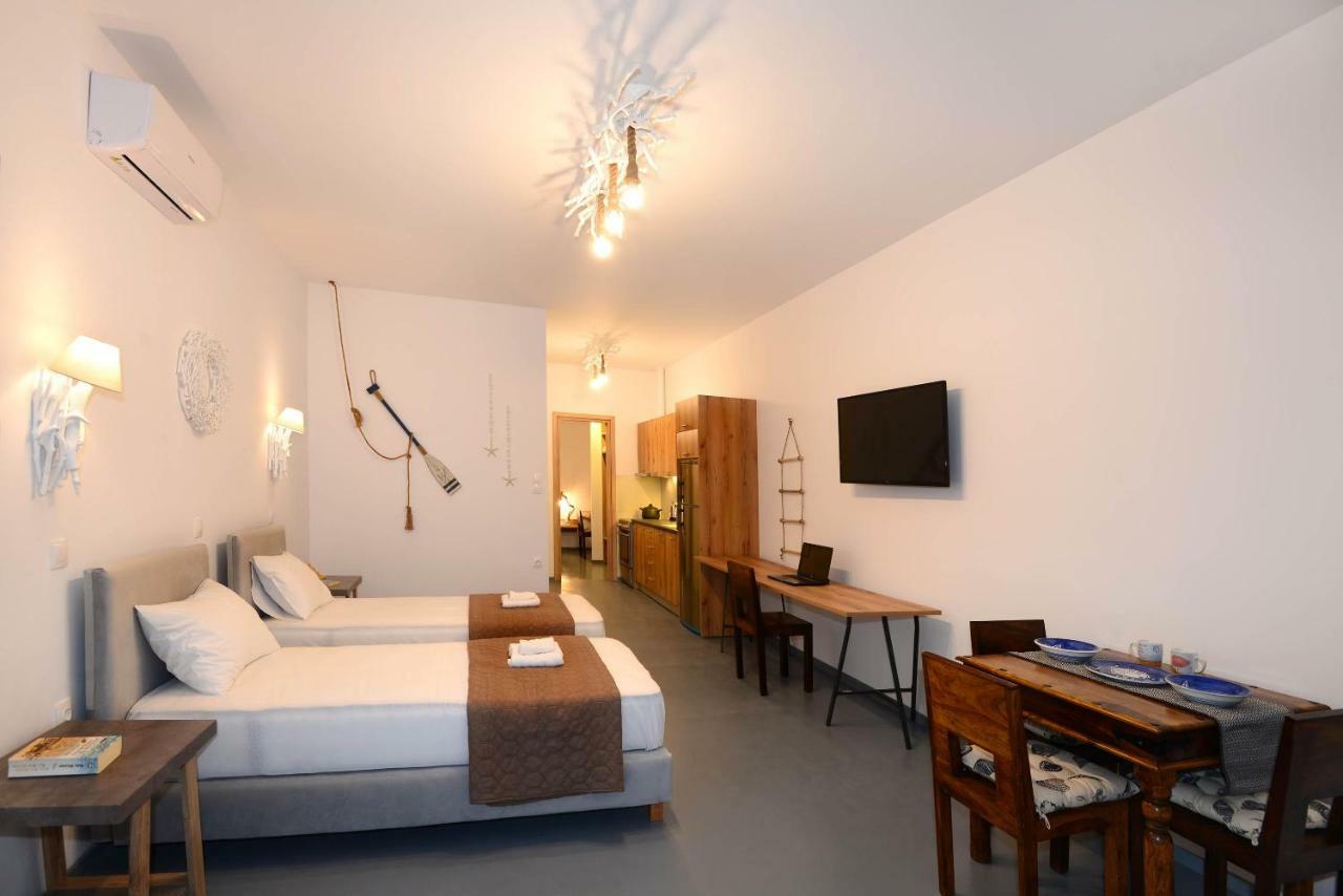 Lalari Beach Suites Vari  ภายนอก รูปภาพ