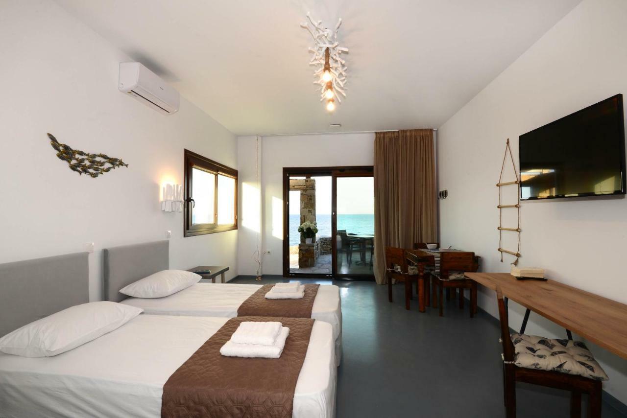 Lalari Beach Suites Vari  ภายนอก รูปภาพ