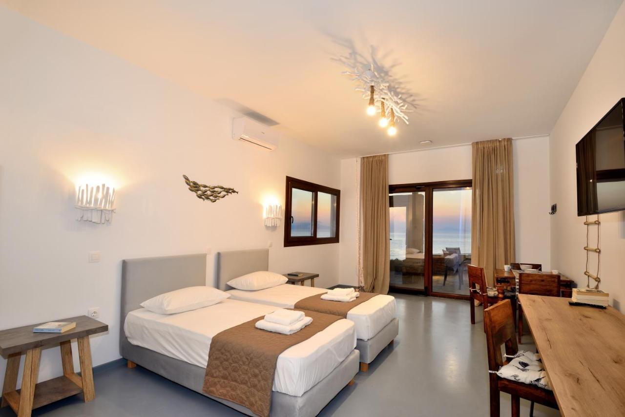 Lalari Beach Suites Vari  ภายนอก รูปภาพ