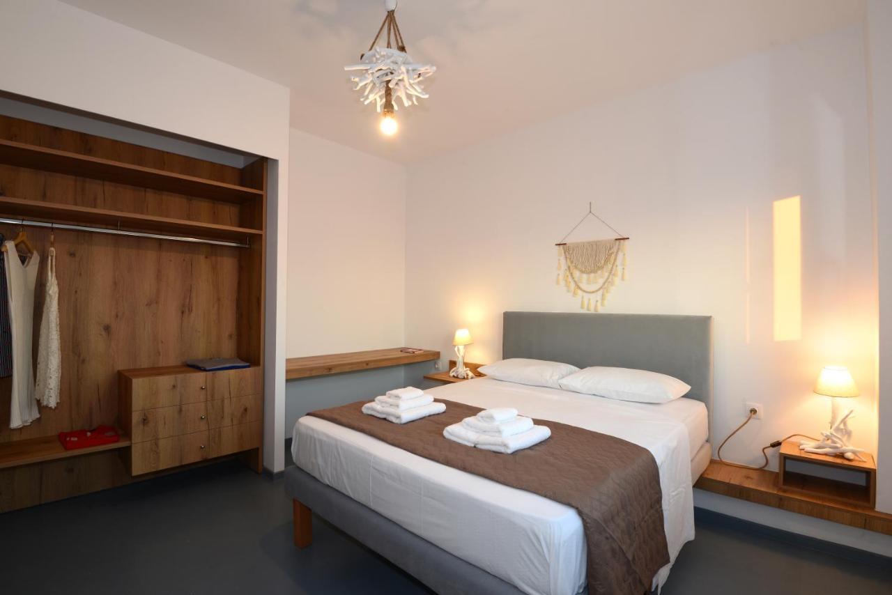 Lalari Beach Suites Vari  ภายนอก รูปภาพ